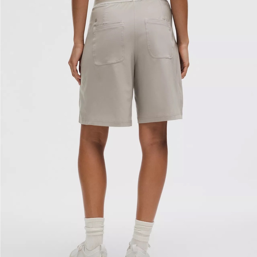 NWT LULULEMON - Swift Relaxed Short 9" Logo Waist - $78 - XL - Picture 3 of 11
